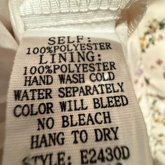 In February Dress Womens L Vanilla Floral Smocked Tiered Maxi Puff Sleeve - Picture 6 of 6